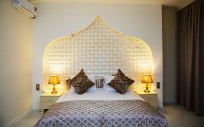 Sands Of Time Apart Hotel · 4