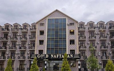 Gold Naftalanspa Hotel · 4