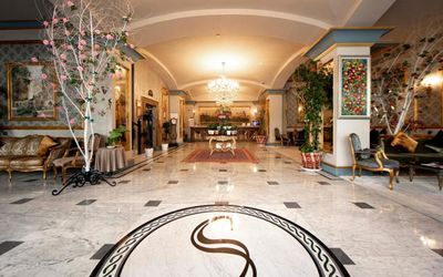 Sapphire City Hotel · 4