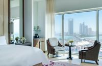 Deluxe Room Corniche View King / Twin