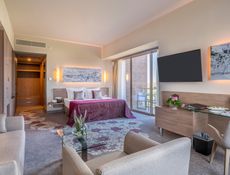 Corner Suite