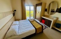 Pokój rodzinny – 2 pokoje z widokiem na morze