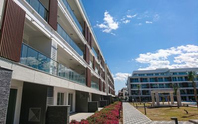 Courtyard Long Beach Holiday Homes · 5