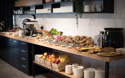 Ingate Hotel · 3