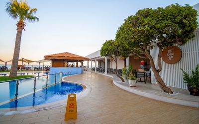 Mimoza Beach Hotel · 2