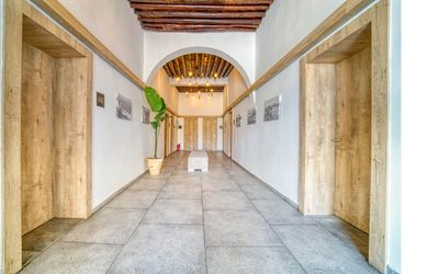 Avenue Hotel · 3