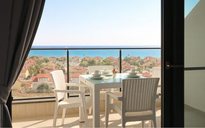 Caesar Blue Seaside Luxury Apartments · 2