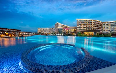 Elexus Hotel & Spa & Casino · 5