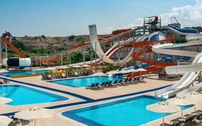 Elexus Hotel & Spa & Casino · 4