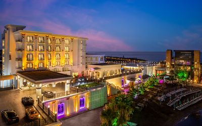 Les Ambassadeurs Hotel & Casino & Marina · 4