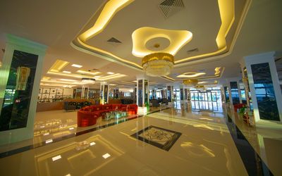 Mc Palace Hotel · 5