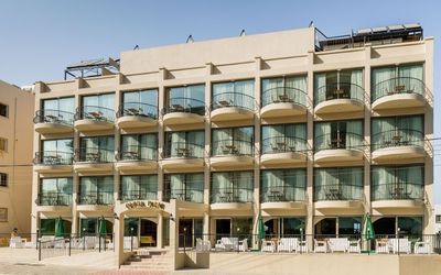 Olivia Palm Hotel · 2