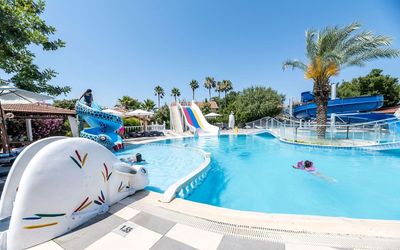 Riverside Garden Resort · 3