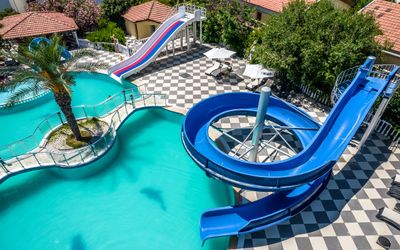 Riverside Garden Resort · 5