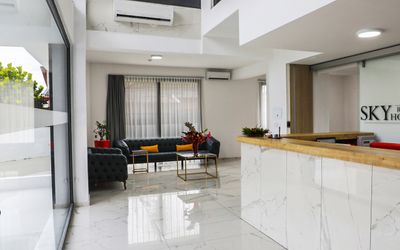 Sky Roof Hotel · 2