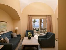 Executive Suite Queen Bed Sea View