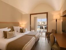 Family Deluxe Twin Bed Pool View