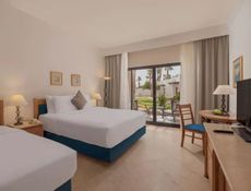 Standard Queen or Twin Bed Garden View