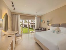 Deluxe Queen or Twin Bed Garden View