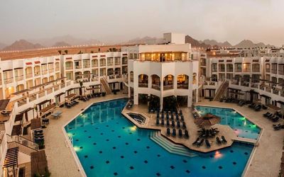 Jaz Sharks Bay · 4