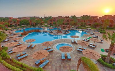 Charmillion Gardens Aqua Park · 3