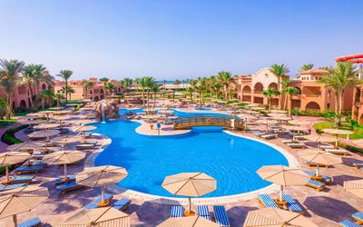 Charmillion Gardens Aqua Park · 5