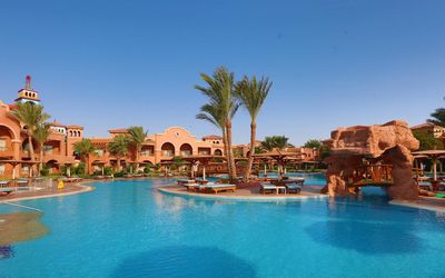 Charmillion Gardens Aqua Park · 4