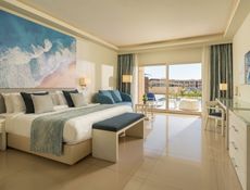 Double Swim Up Room