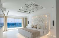 Hall of Fame Pool Suite