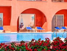 Deluxe Swimming Pool