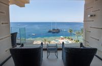 Honeymoon Suite