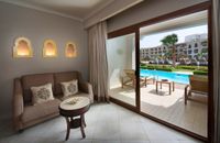 Deluxe Swim Up Room