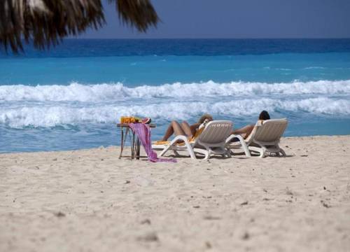 egypt/iskenderiye/alexandria/borg-el-arab-beach-hotel_19ea81f3.jpg