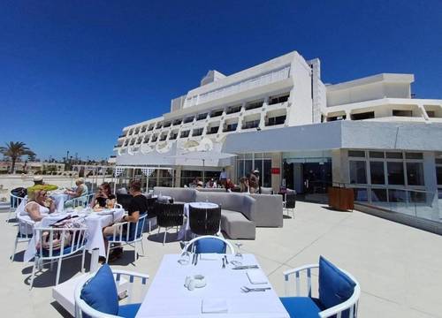 egypt/iskenderiye/alexandria/borg-el-arab-beach-hotel_3daa7243.jpg