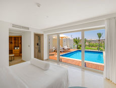 Golf Pool Suites