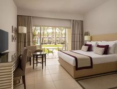 Family Queen or Twin Bed Pool View Ground Floor