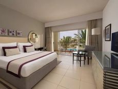 Family Queen or Twin Bed Pool View