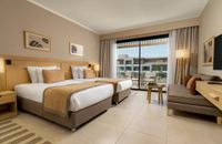 Superior Havuz Manzaralı Oda