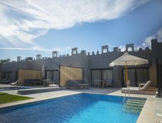 Tucana Pool & Jacuzzi Suite - Posh Club