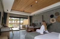 Executive Pool Suite - Posh Club