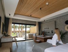 Executive Pool Suite - Posh Club
