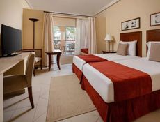 Family Queen or Twin Bed Pool View