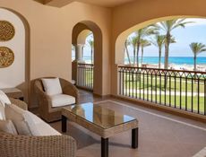 Executive Suite Queen Bed Sea View