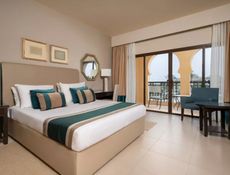 Family Queen Bed Side Sea View