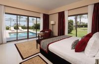 Royal Suite Queen Bed Sea View