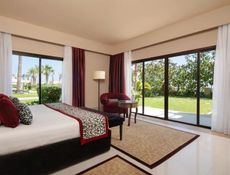 Executive Suite Queen Bed Sea View