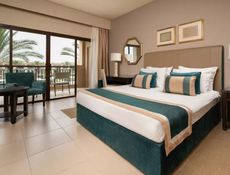 Family Queen Bed Garden or Pool View