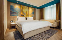 Junior Suite King Room City View