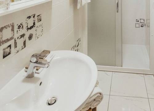 hirvatistan/karlovac/bosiljevo/kadoor-hotel_63afc755.jpg