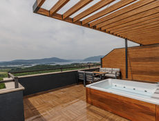 Penthouse w Jacuzzi&Sea View